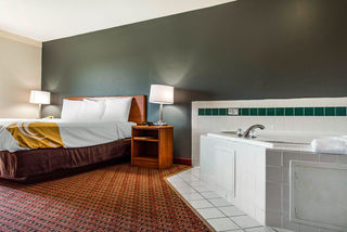 King Whirlpool Suite at Travelers Lodge & Suites in Gaylord